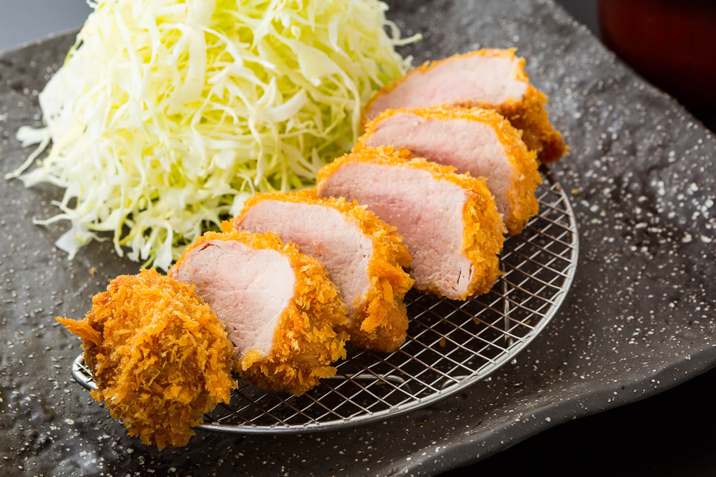 Tonkatsu di taglio spesso fritto in base alle condizioni della carne da Tonkatsu Toyama